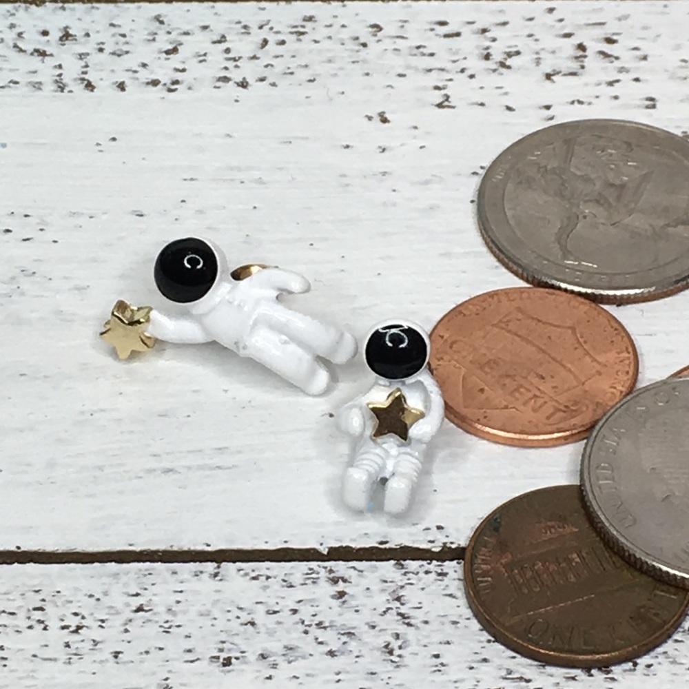 Astronaut Earrings - Picture 10 of 12
